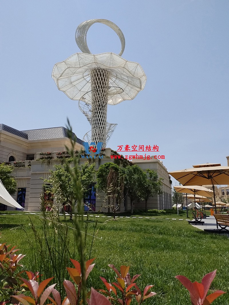 身姿輕盈，造型優(yōu)美的膜結(jié)構(gòu)建筑