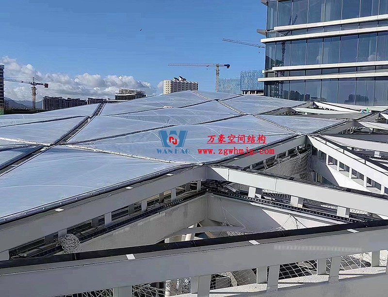 縱使烈日炎炎，腳步從未止歇！海南這個(gè)ETFE氣枕膜項(xiàng)目施工進(jìn)度有最新消息
