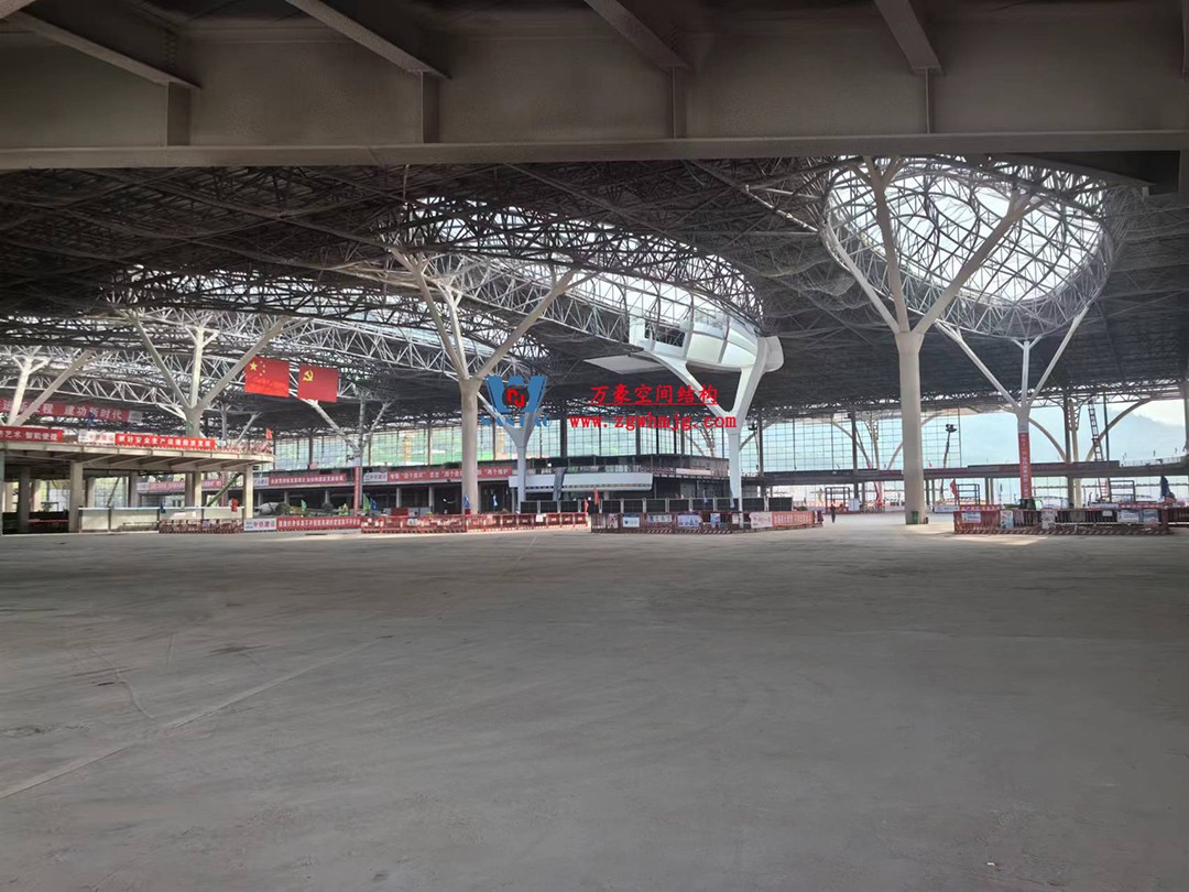重慶東站站房正在加速建設(shè)，全力繪就項(xiàng)目新篇章
