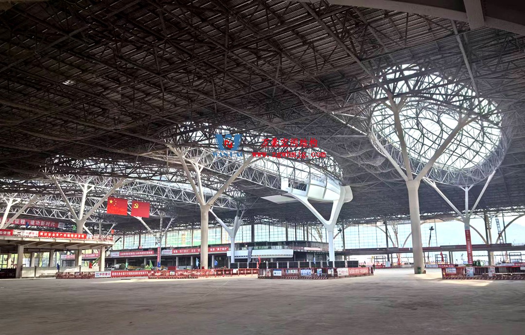 重慶東站站房正在加速建設(shè)，全力繪就項(xiàng)目新篇章