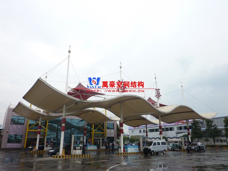 張拉膜結(jié)構(gòu)高點