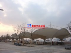 膜結(jié)構(gòu)膜面怎么二次張拉？張拉膜膜面二次張拉的方法是什么？