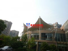 膜結構和傳統(tǒng)結構對比有哪些優(yōu)勢？膜結構建筑有哪些突出的特點？