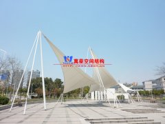 膜結(jié)構(gòu)建筑的連接部位哪些環(huán)節(jié)很重要？需要注意什么問題？