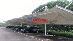 張拉膜車棚造價和哪些因素有關(guān)？降低張拉膜車棚造價的方法有哪些？